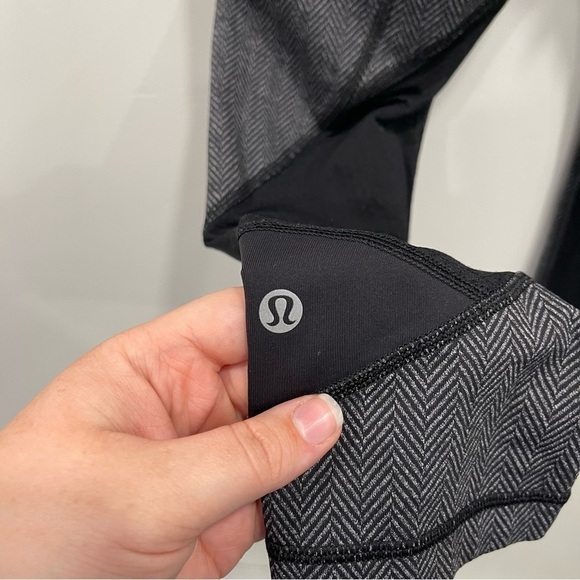 Lululemon Pace Rival Crop Leggings Grey Chevron Women’s 6 - Picture 6 of 7